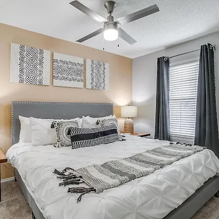 King Bed Wifi Washer Dryer 4K Tvs Pets Allowed